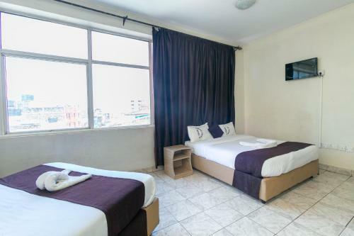 Fahari Triple Hotel