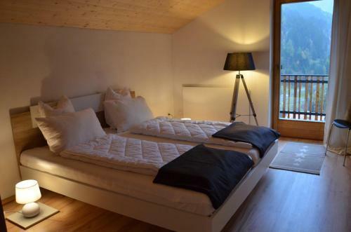 Stilfser H�uschen Mit Blick Auf K�nig Ortler