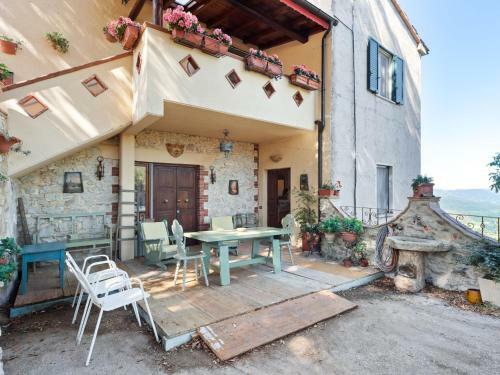 Quaint Apartment In Stroncone With Garden