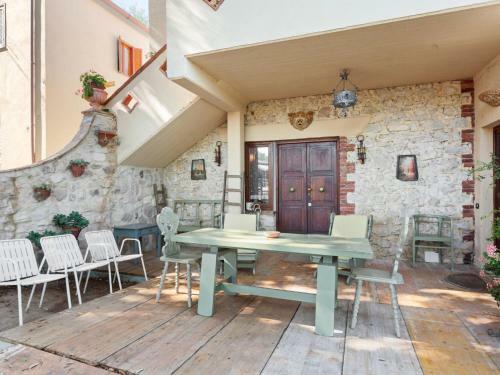 Quaint Apartment In Stroncone With Garden