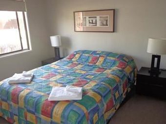 Hotel Nepean Shores Riverside Resort & Conference Centre