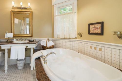 Bed & Breakfast Thistledown House