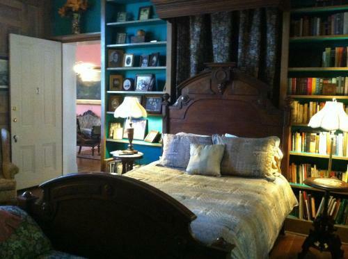 Corners Mansion Inn - A Bed And Breakfast