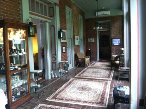 Corners Mansion Inn - A Bed And Breakfast