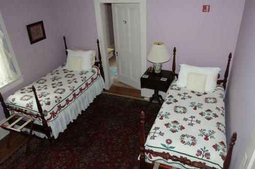 Corners Mansion Inn - A Bed And Breakfast