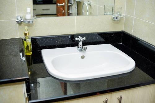 Apartamento West Suites - 112
