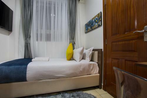 Urban Brooks Luxury Apartment By Edmor Suites