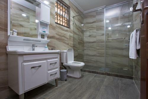 Urban Brooks Luxury Apartment By Edmor Suites