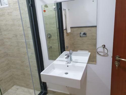 Apartamento Imagine Luxury 2 Private Bedrooms With Shared Living Room And Kitchen