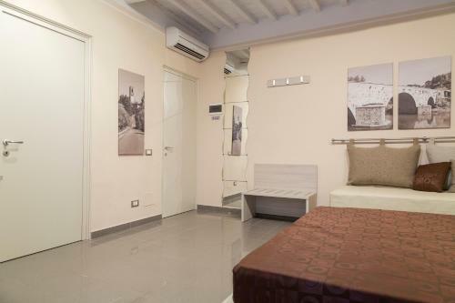 Hostal Via Naldini N 61