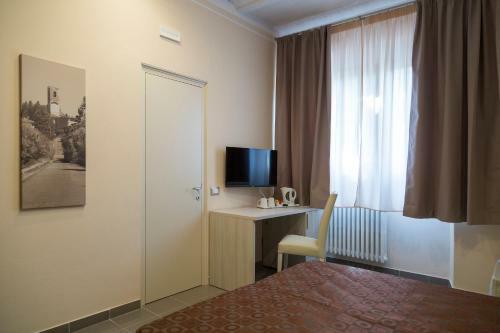 Hostal Via Naldini N 61