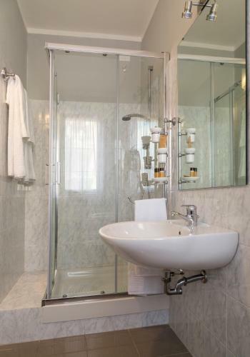 Hostal Via Naldini N 61