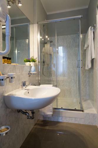 Hostal Via Naldini N 61