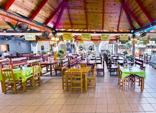 Camping & Bungalows Oasis