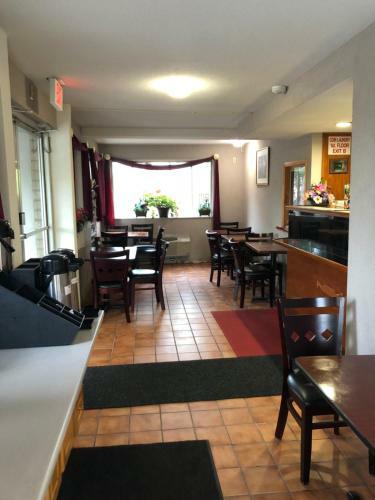 Hotel Latham Inn