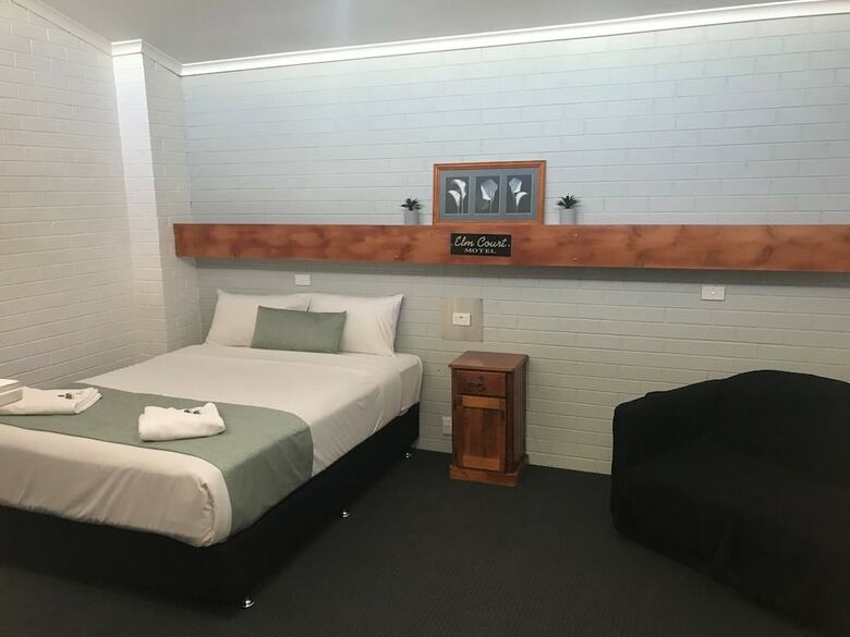 Elm Court Motel
