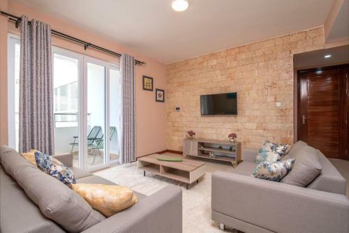 Spacious Comfy Modern Serviced Apartment