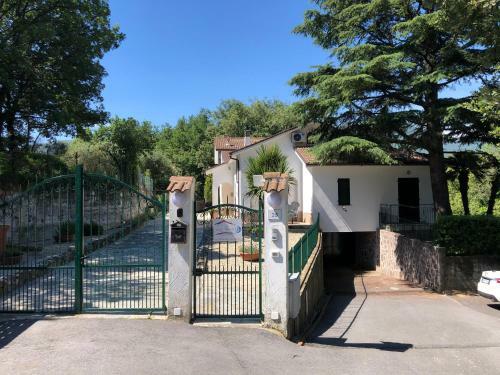 B&B Zac House