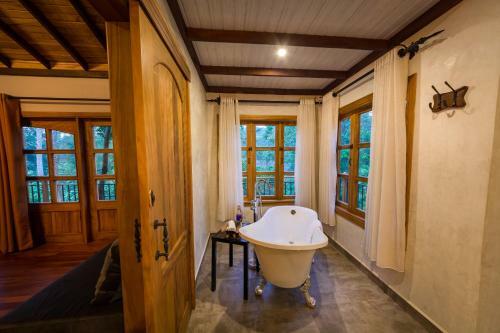 Chimpundu Lodge