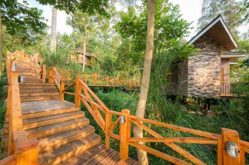 Chimpundu Lodge