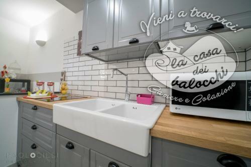 Hostal La Casa Dei Balocchi B&B