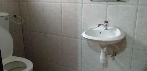 Hostal Rainbow Courts