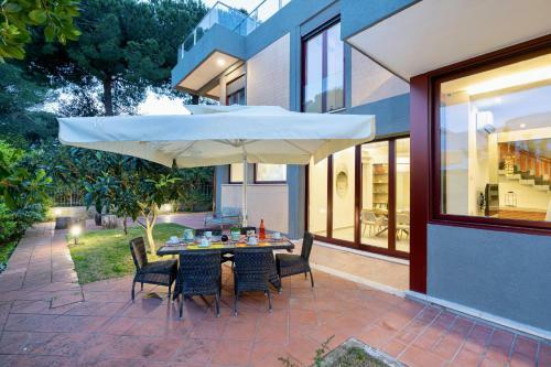 Holidaycasa Villa Ray - Con Accesso Al Mare