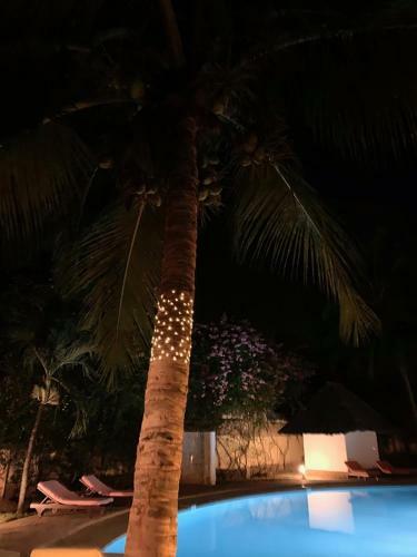 Bed & Breakfast Peekaboo Diani Beach