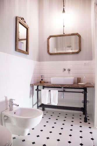 Hostal Naftalina Rooms