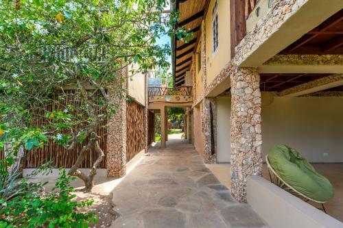 Bed & Breakfast Tombo House