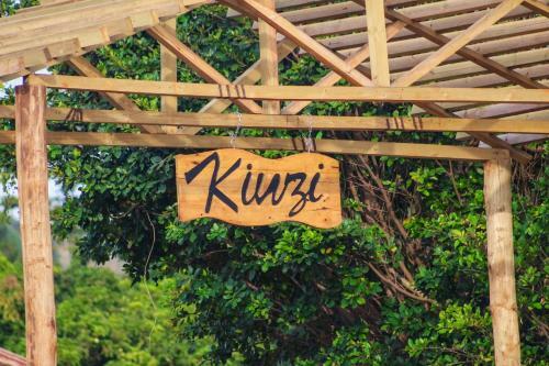 Kinzi Apartments,restaurant And Gardens