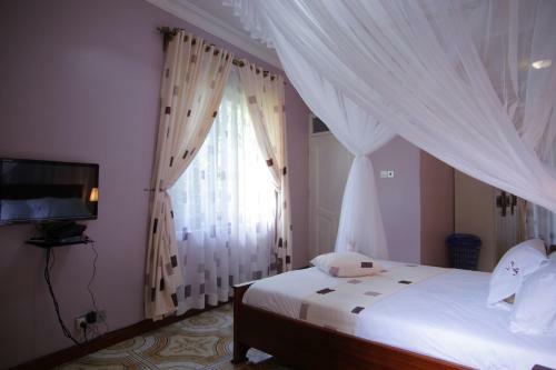 Crystal Apartments And Hotel