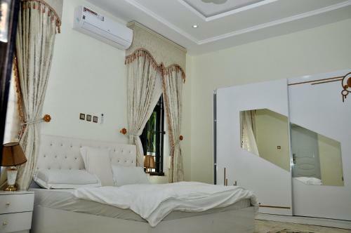 Hera Apartments
