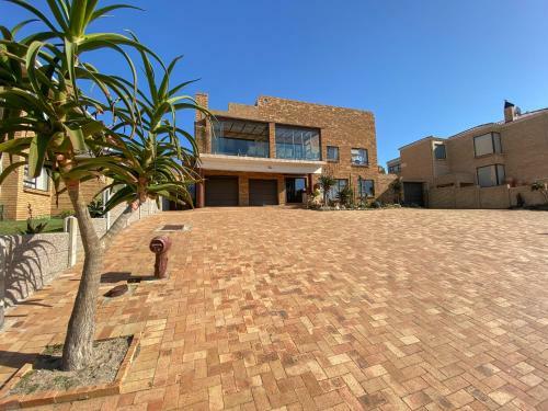 Bob Bouwer Sea View Apartment