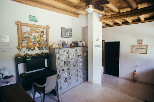 Hostal La Tortuga Hostel