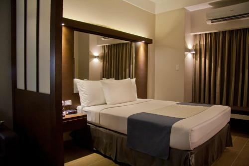 Hotel Microtel By Wyndham Acropolis