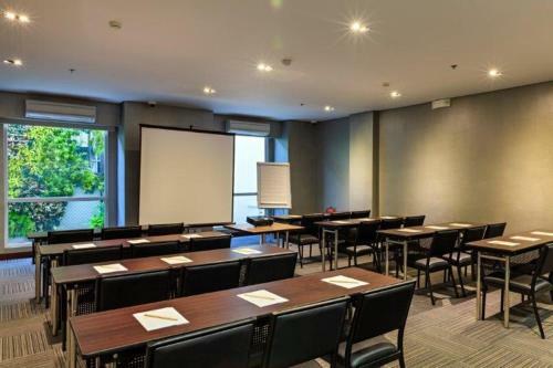 Hotel Microtel By Wyndham Acropolis