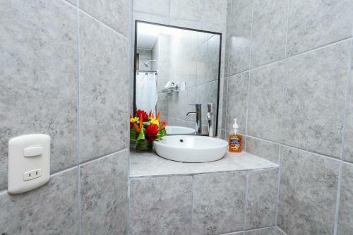 Hotel Flor Blanca
