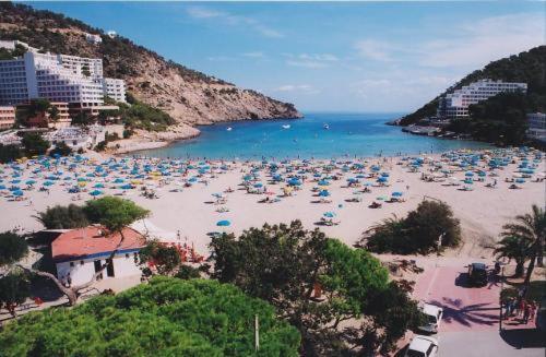 Apartamentos Cala Llonga Playa