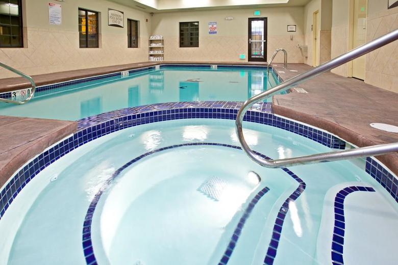 Hotel Staybridge Suites South Bend-university Area