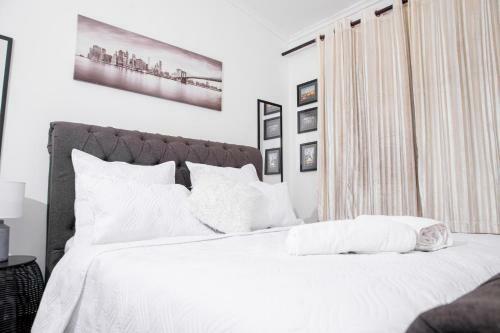 Stylish Apartment Near Foxdale Forest