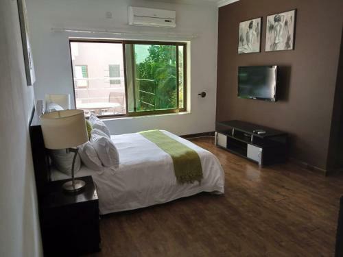 Executive Fully Furnished Apartment Close To Amenities