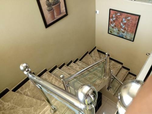 Executive Fully Furnished Apartment Close To Amenities