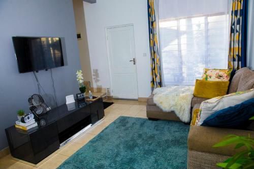 Comfortable Apartment Near Foxdale Court