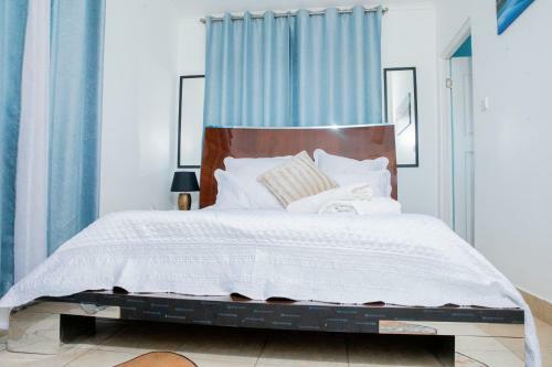 Comfortable Apartment Near Foxdale Court