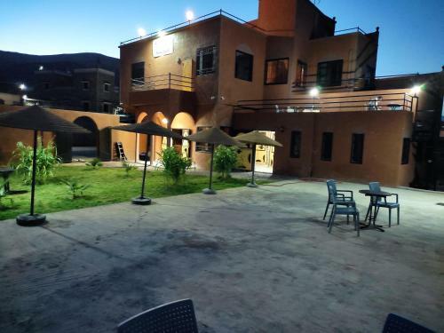Hostal Auberge Caf� Restaurant Assamer