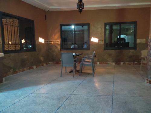 Hostal Auberge Caf� Restaurant Assamer