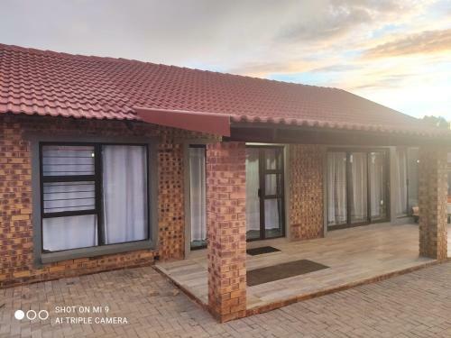 Bed & Breakfast Charis View Guest House