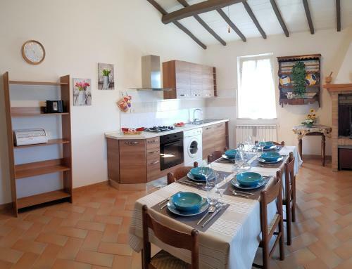 Apartamento Case In Campagna Con Piscina A Todi