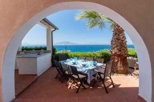 Splendida Villa Con Vista Mozzafiato E Piscina